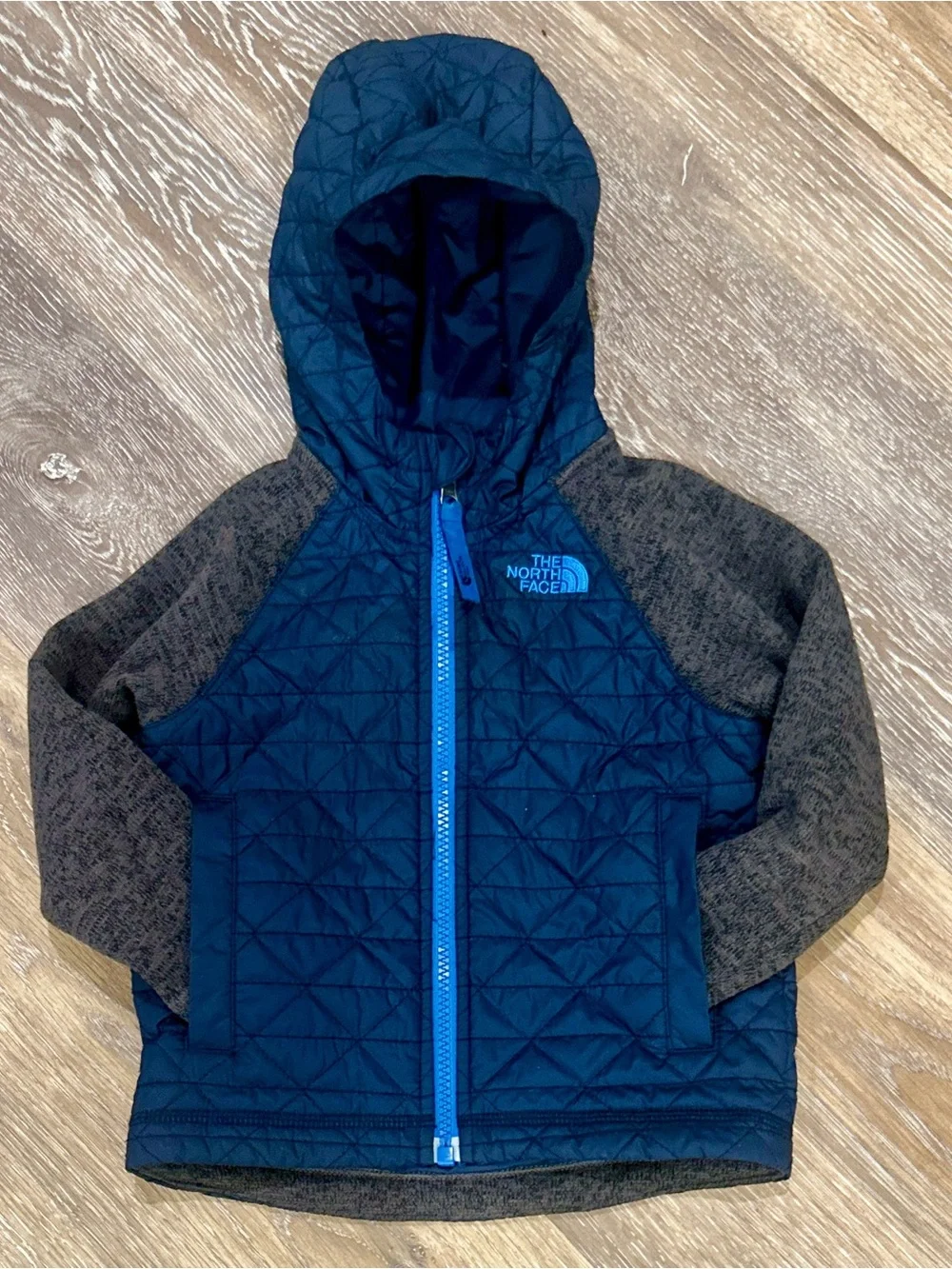 EUC The North Face Quilted Sweater Fleece Hoodie - 2T
